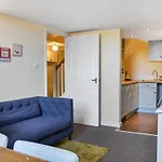 County House - 27911 York